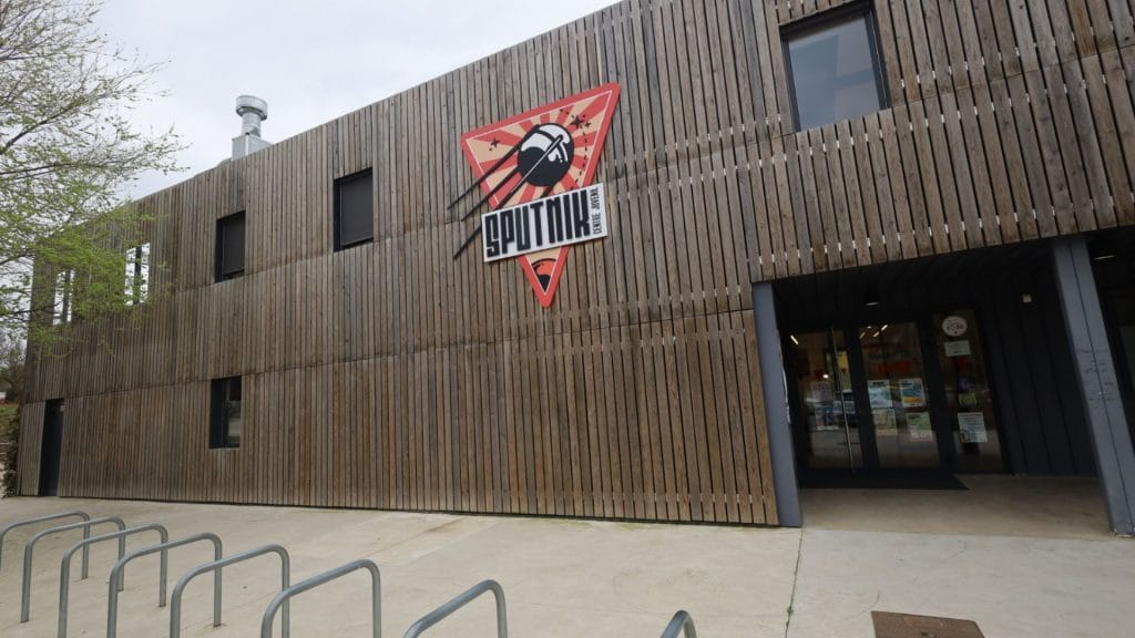 dinem junts a montornès espai sputnik reir probitas